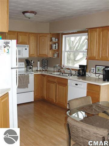 5753 East Pleasant Valley Road Shepherd, MI 48883 - Photo 8 of 14 1770636-7.JPG