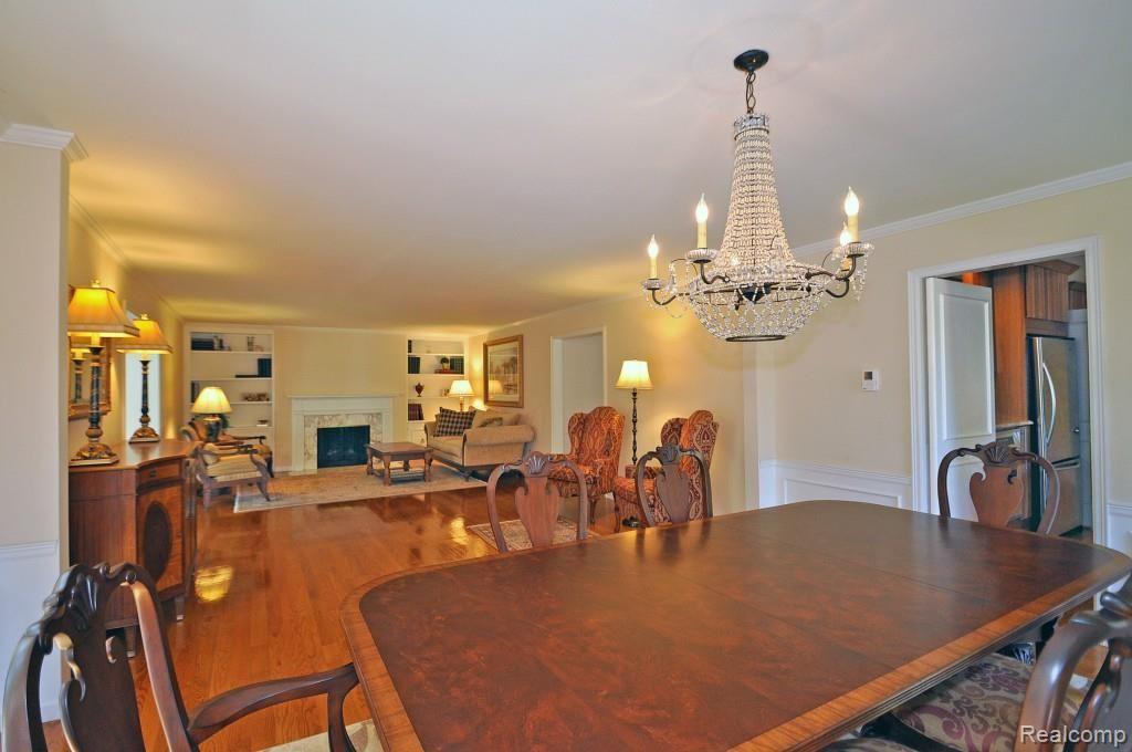 552 Washington Road Grosse Pointe, MI 48230 - Photo 5 of 30 4-Dining-room-#3.jpg