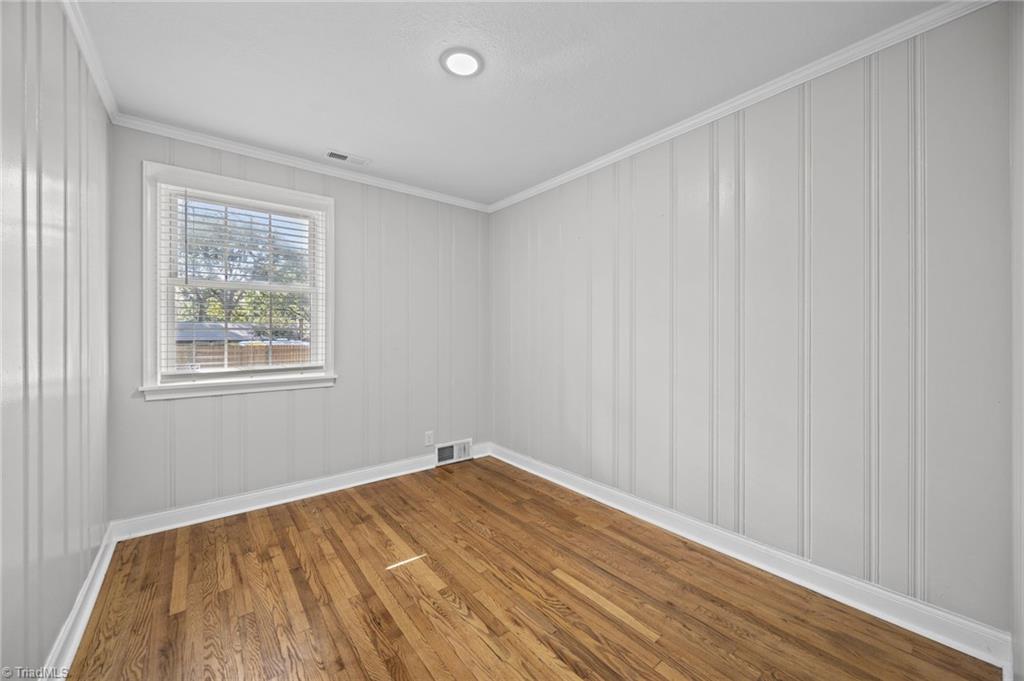 940 North Peace Haven Road Winston-Salem, NC 27104 - Photo 13 of 26 Bedroom 2