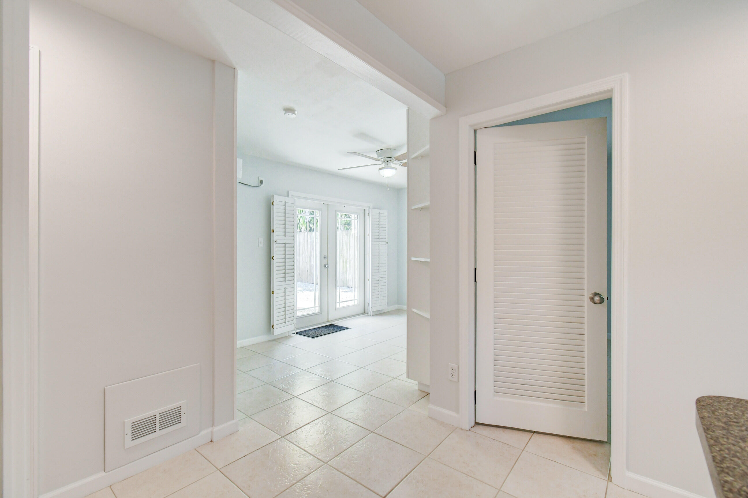4 Gibbs Road, Unit 1 Boynton Beach, FL 33435 - Photo 22 of 43 a view of a hallway