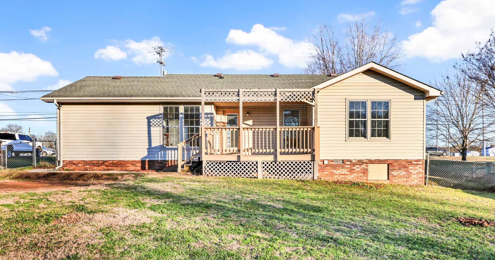 3708 Trenton Road Clarksville, TN 37042 - Photo 32 of 35 a front view of a house with a yard