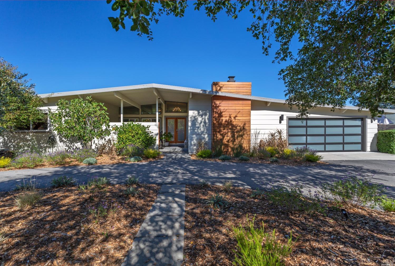 19215 Twin Oaks Lane, Sonoma, CA 95476 Compass