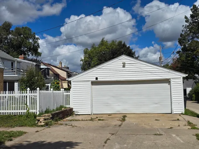 $264,900 | 5828 West Hayes Avenue, West Allis, WI 53219