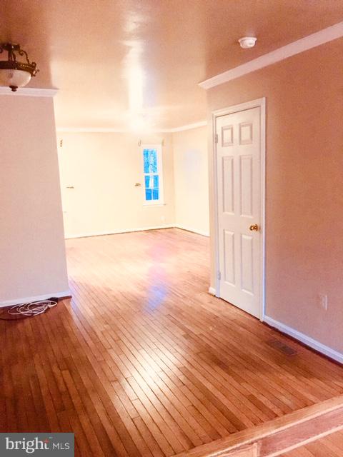 10 Hunters Gate Court Silver Spring, MD 20904 - Photo 3 of 21 Interior