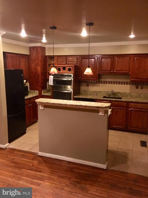 10 Hunters Gate Court Silver Spring, MD 20904 - Photo 4 of 21 Kitchen