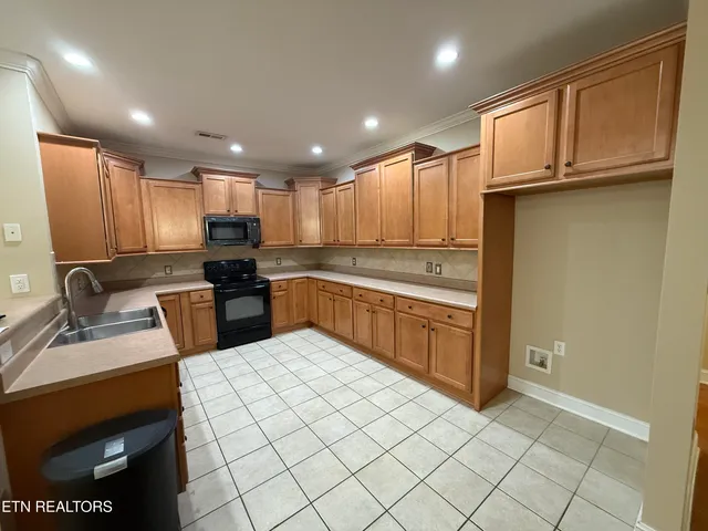 $415,000 | 1124 Creekside Village Way, Seymour, TN 37865