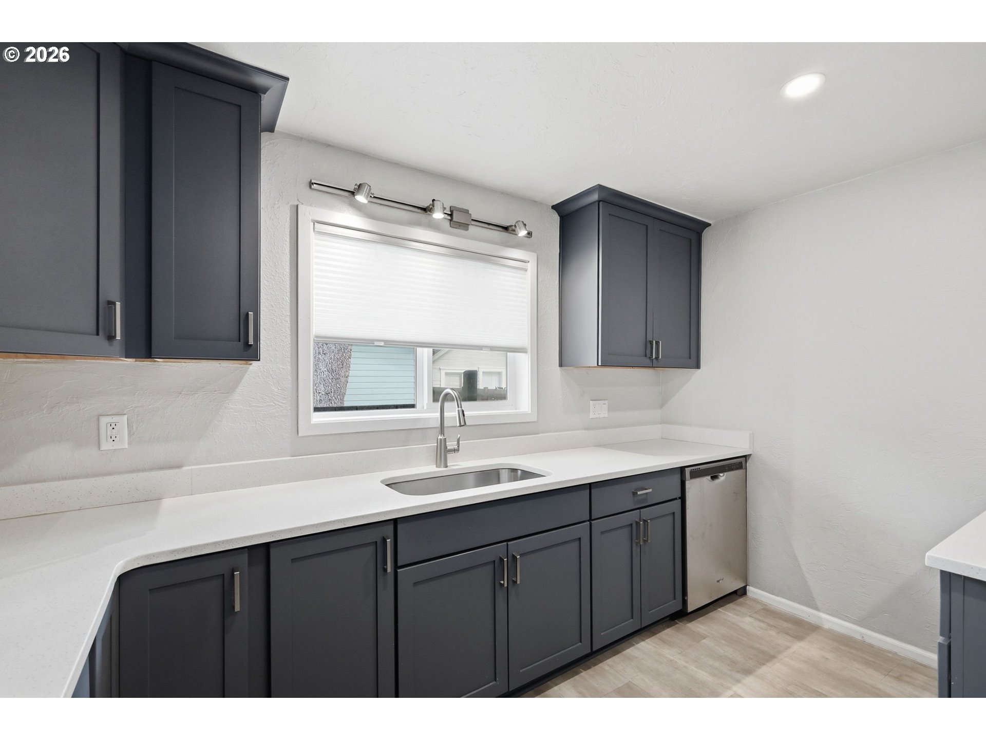 655 G Street Springfield, OR 97477 - Photo 11 of 43