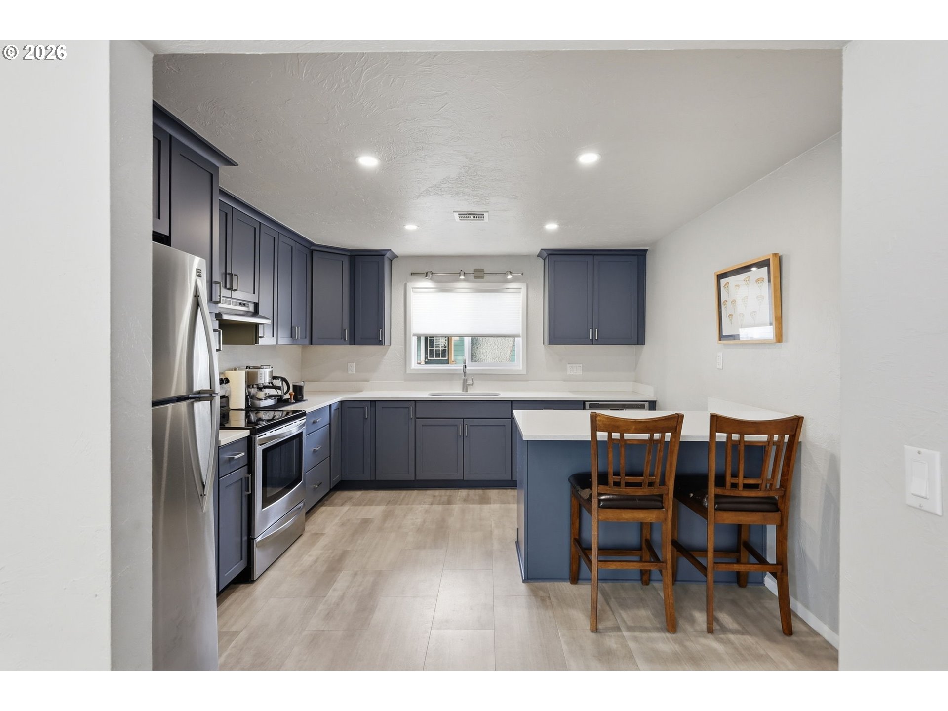 655 G Street Springfield, OR 97477 - Photo 7 of 43