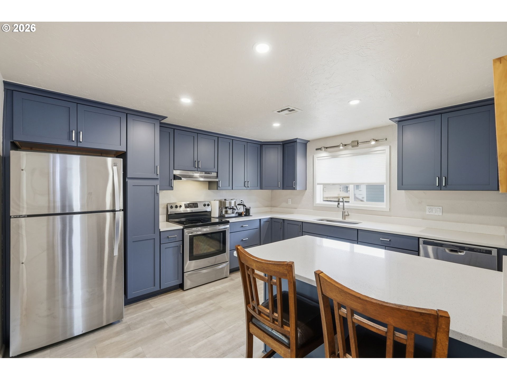 655 G Street Springfield, OR 97477 - Photo 8 of 43