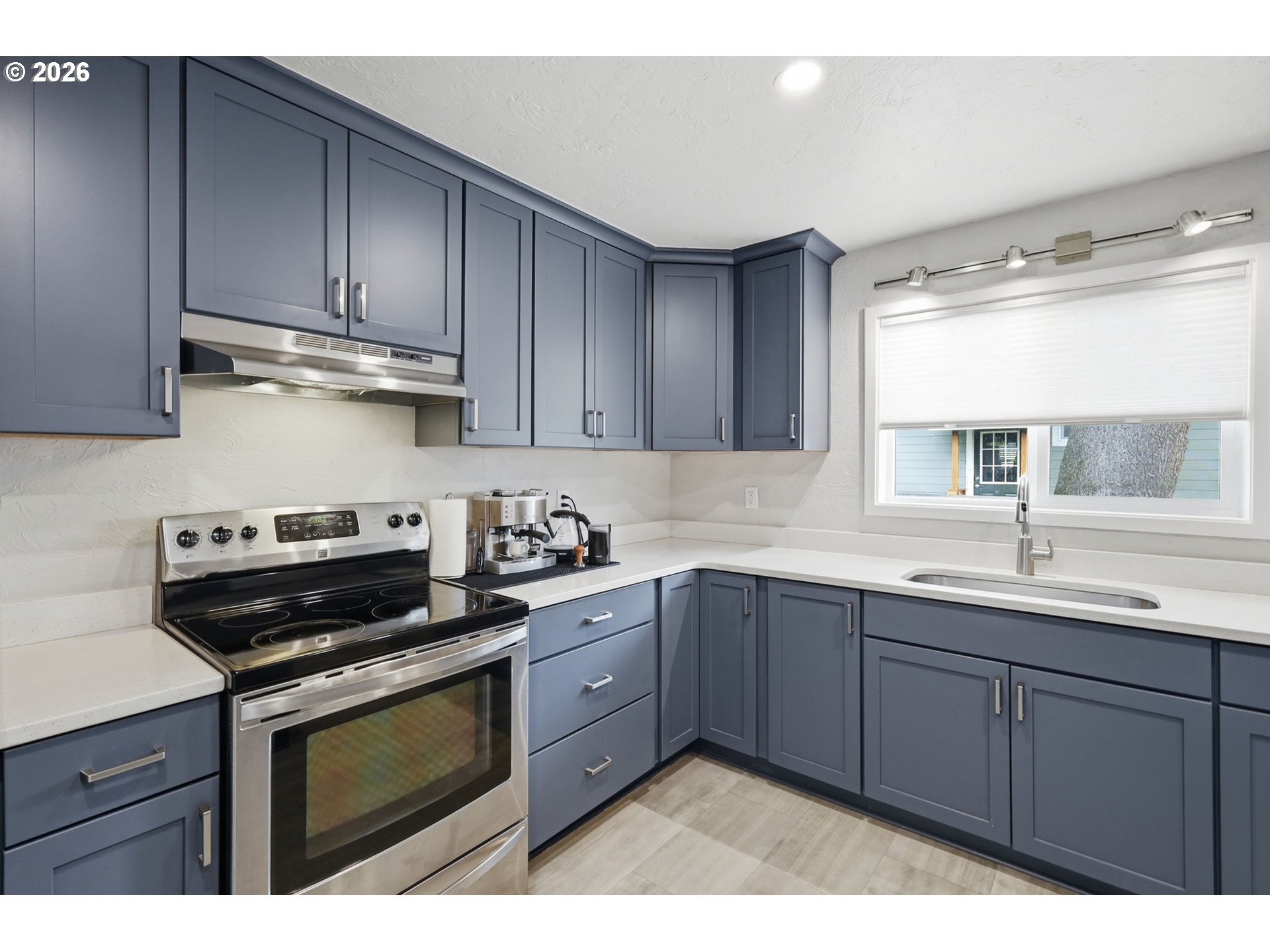 655 G Street Springfield, OR 97477 - Photo 10 of 43