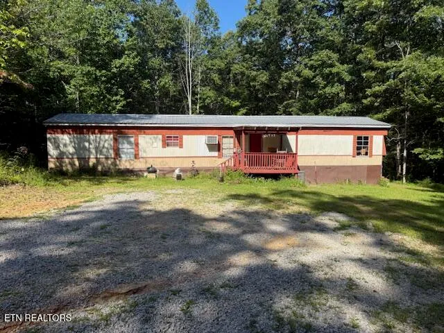 $330,000 | 1022 Deer Lodge Highway, Sunbright, TN 37872