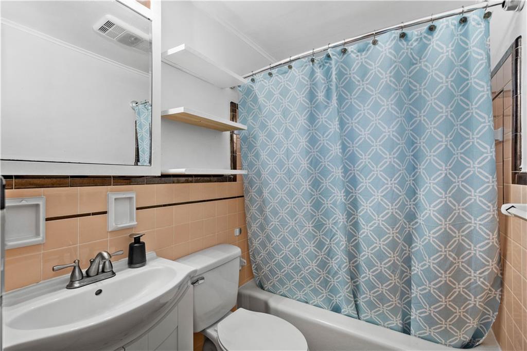 154 Drake Road Bethel Park, PA 15102 - Photo 14 of 24 Gallery Image 14