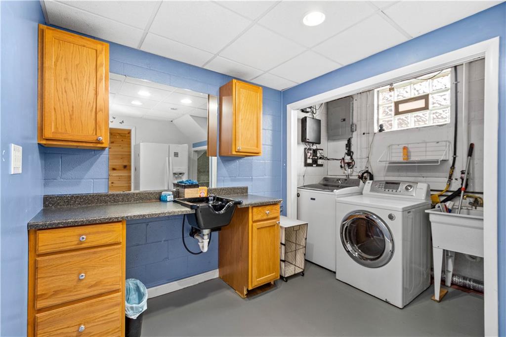 154 Drake Road Bethel Park, PA 15102 - Photo 17 of 24 Gallery Image 17