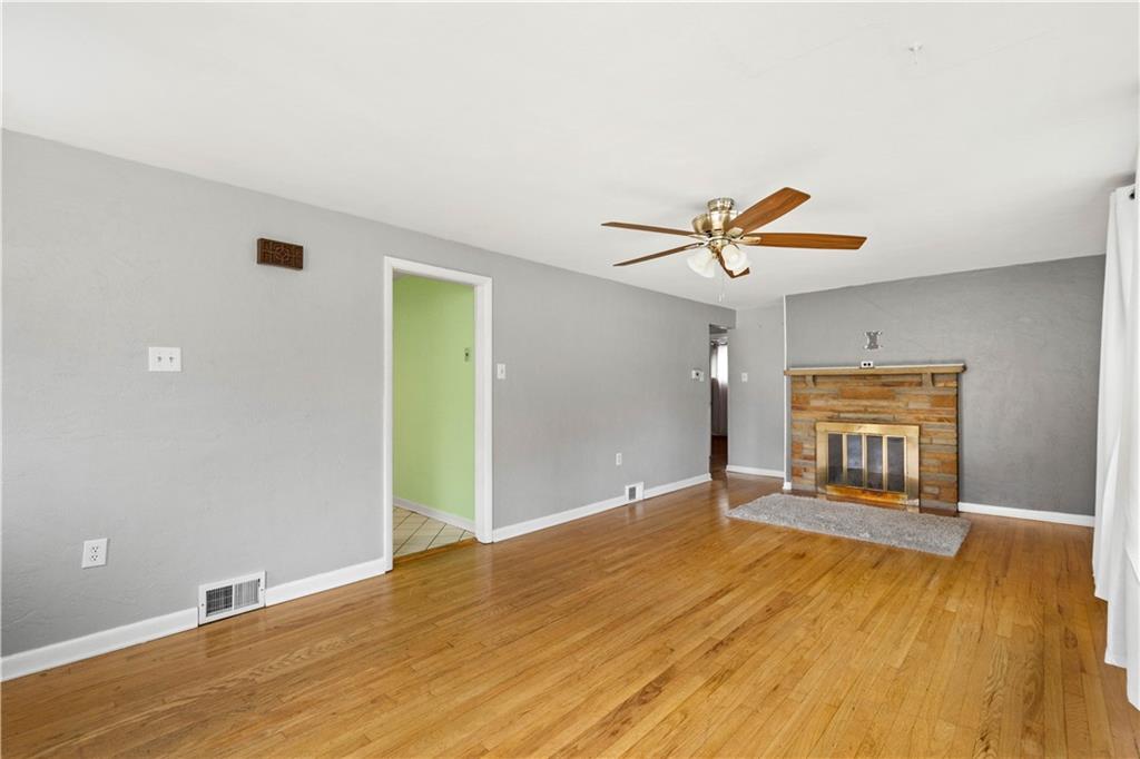 154 Drake Road Bethel Park, PA 15102 - Photo 4 of 24 Gallery Image 4