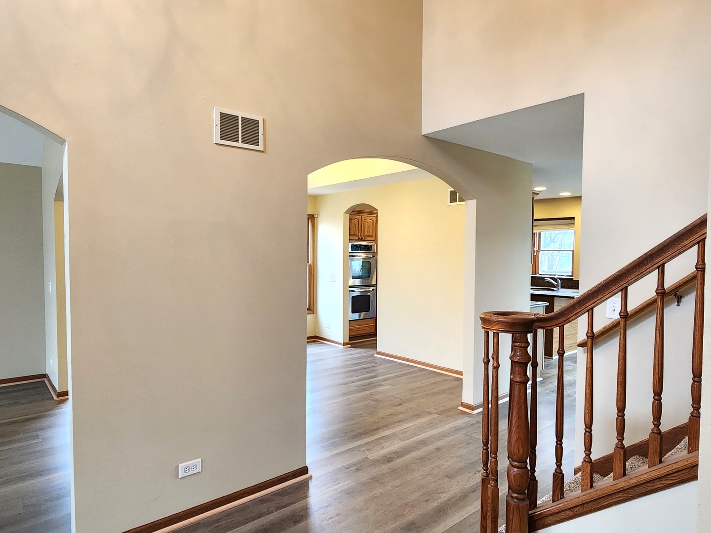 1404 Lily Cache Lane Bolingbrook, IL 60490 - Photo 4 of 21