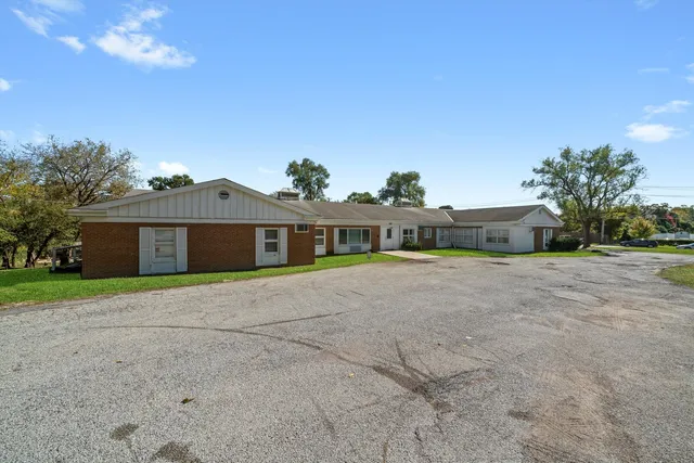 $1,895,000 | 527 West Ogden Avenue, Hinsdale, IL 60521