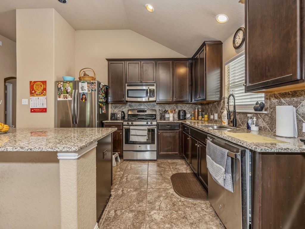 15810 Cardinal Point Selma, TX 78154 - Photo 19 of 21