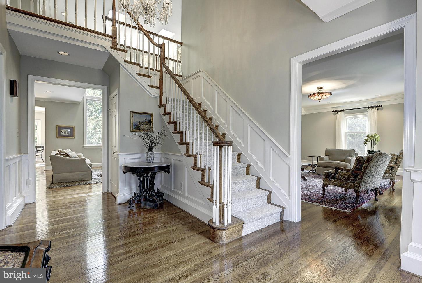 615 Potomac River Road McLean, VA 22102 - Photo 2 of 30 Foyer