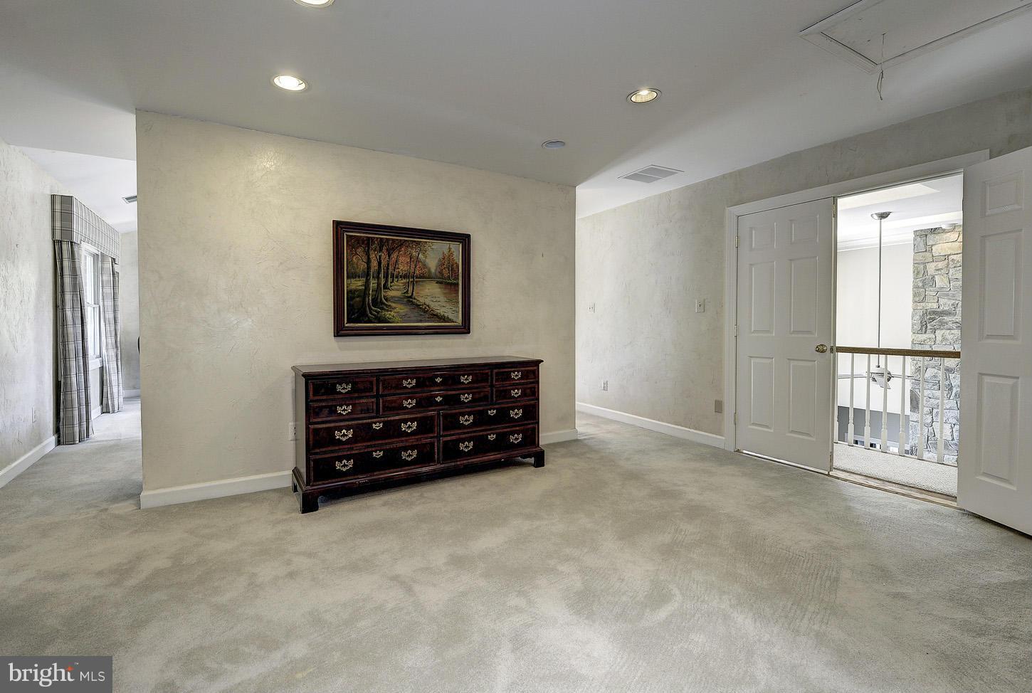 615 Potomac River Road McLean, VA 22102 - Photo 13 of 30 Master Sitting Room