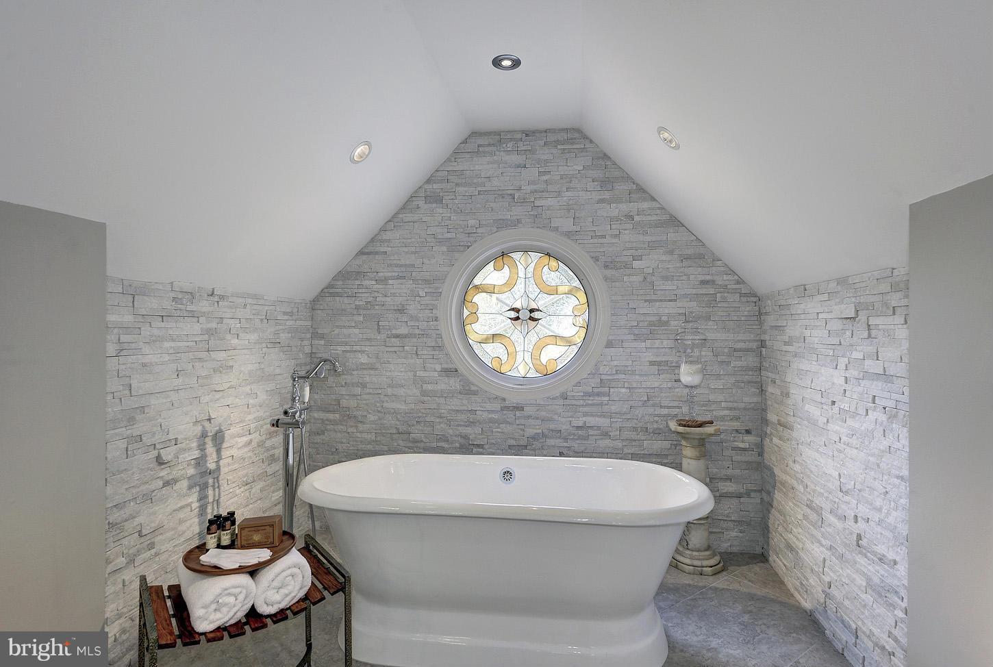 615 Potomac River Road McLean, VA 22102 - Photo 15 of 30 Master Bath