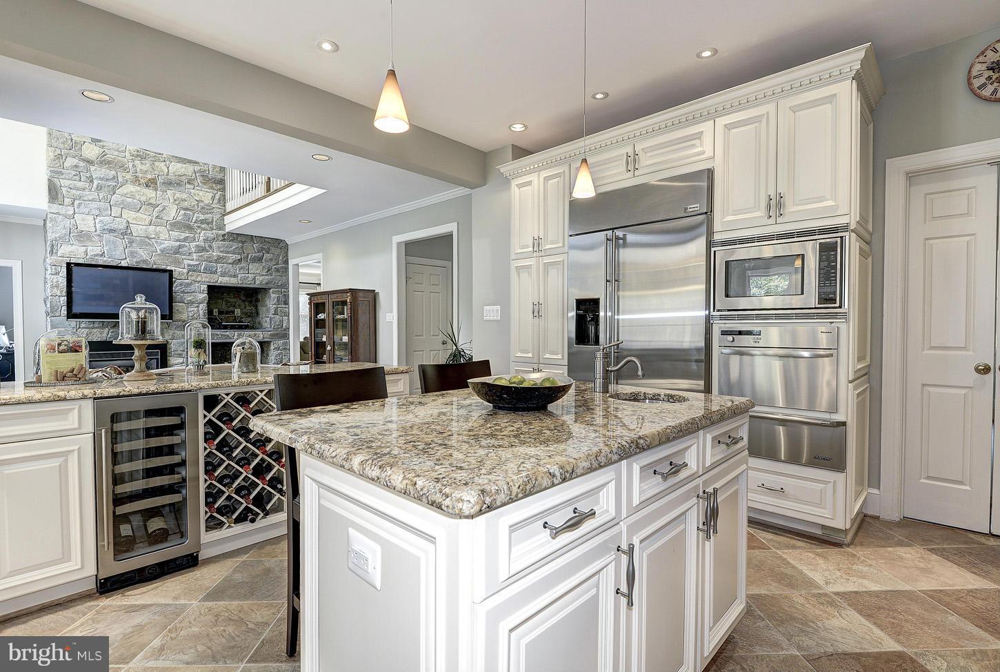 615 Potomac River Road McLean, VA 22102 - Photo 5 of 30 Kitchen