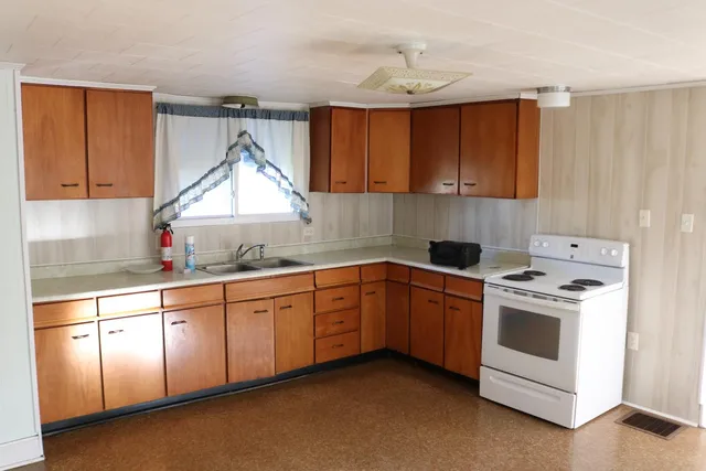 $119,900 | 552 Front Street, Lawrenceburg, IN 47025