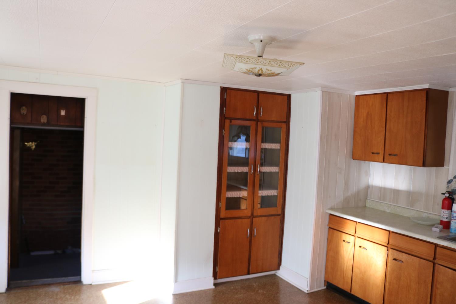 552 Front Street Lawrenceburg, IN 47025 - Photo 12 of 26