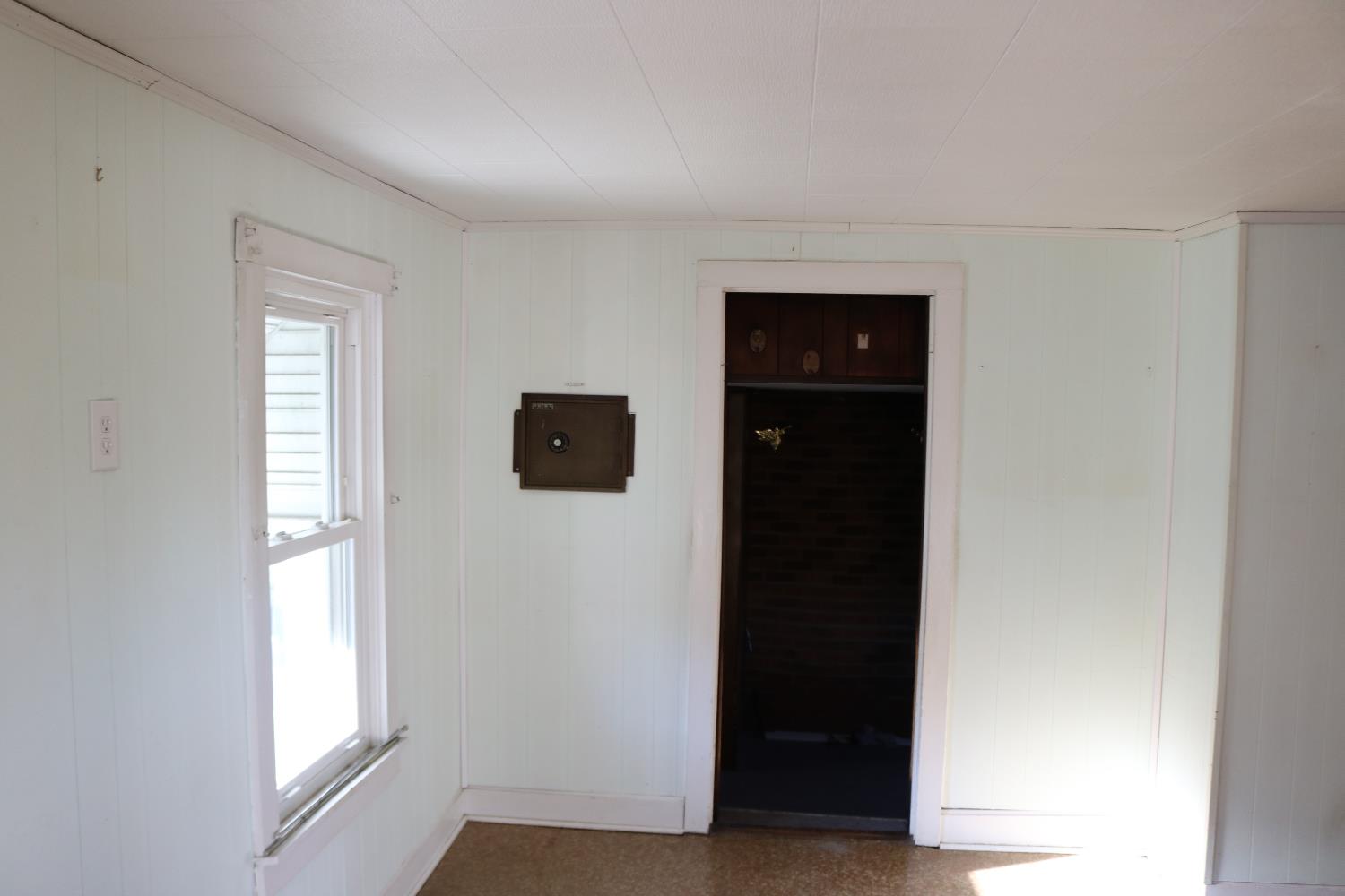 552 Front Street Lawrenceburg, IN 47025 - Photo 13 of 26