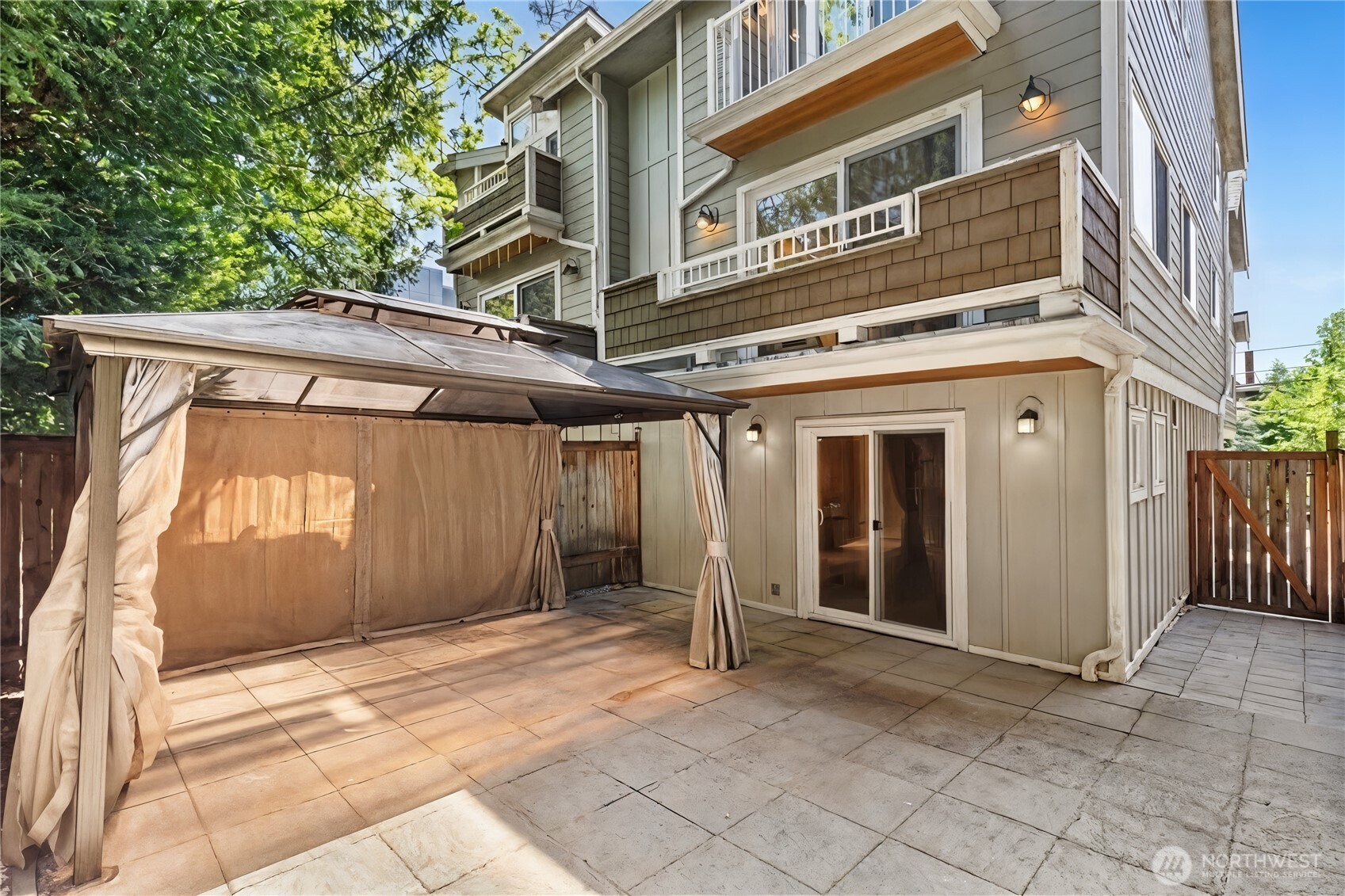 806 North 49th Street Seattle, WA 98103 - Photo 27 of 28