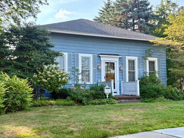 $209,999 | 1464 South Riverside Avenue, St. Clair, MI 48079