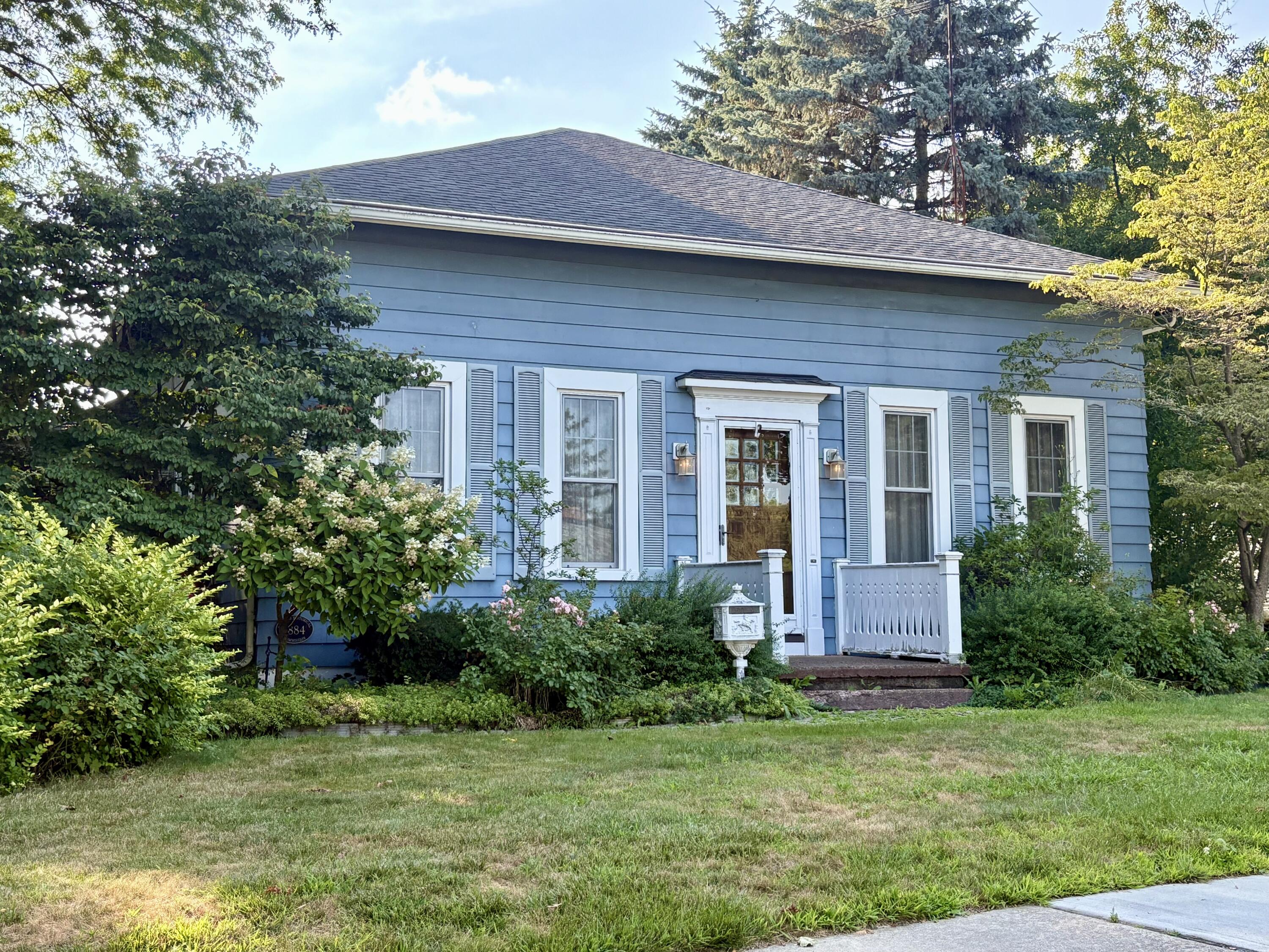 1464 South Riverside Avenue St. Clair, MI 48079 - Photo 1 of 15 Front