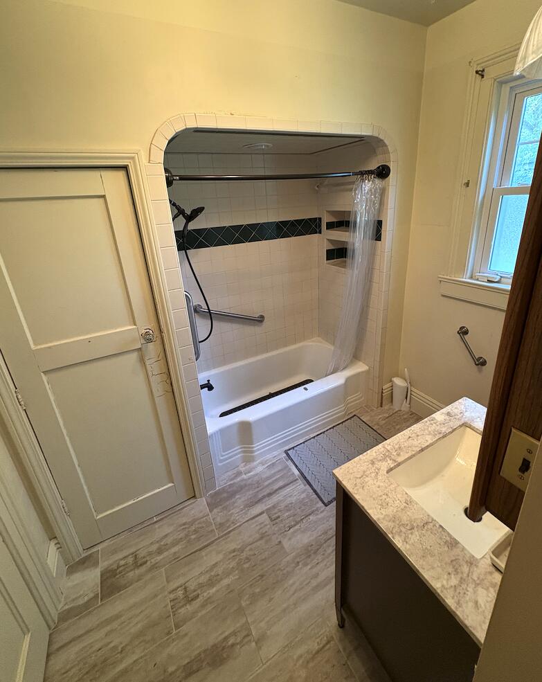 1464 South Riverside Avenue St. Clair, MI 48079 - Photo 12 of 15 Full Bath