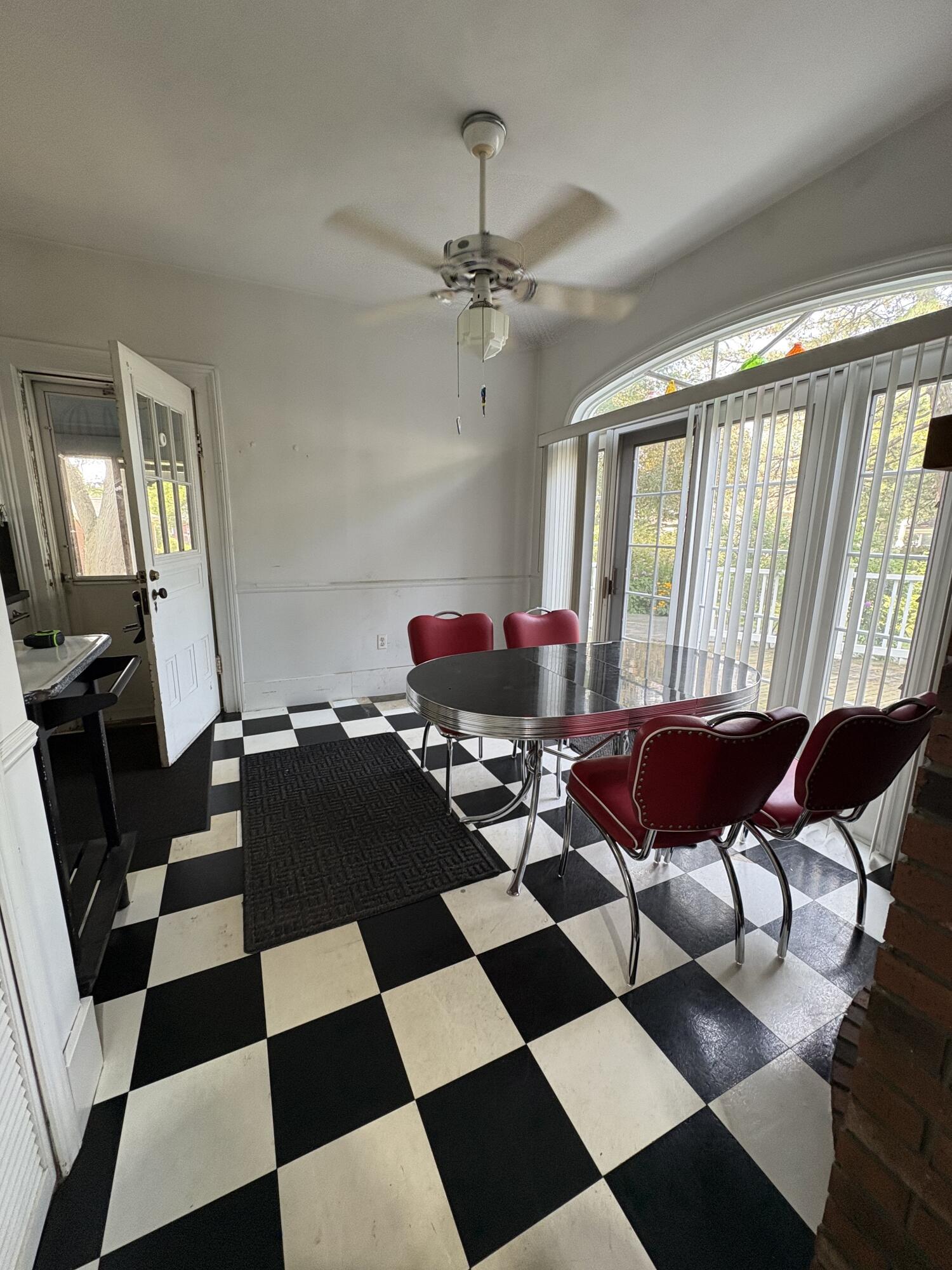 1464 South Riverside Avenue St. Clair, MI 48079 - Photo 4 of 15 kitchen 2
