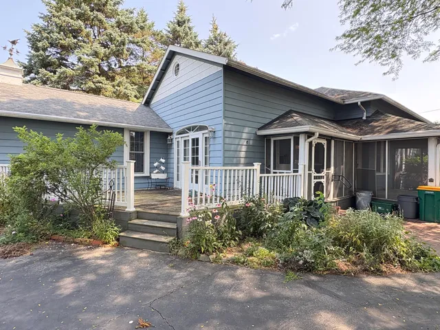 $209,999 | 1464 South Riverside Avenue, St. Clair, MI 48079