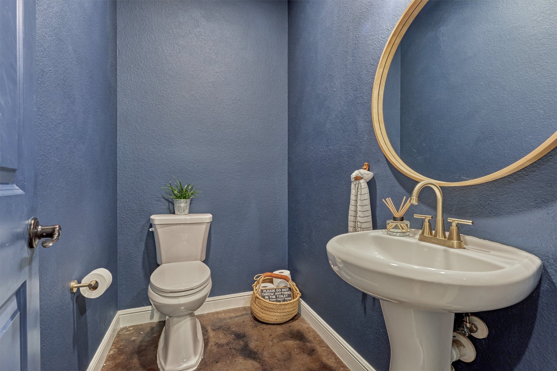 16727 Boothill Road Stagecoach, TX 77355 - Photo 28 of 44 Powder room - excellent for guests!