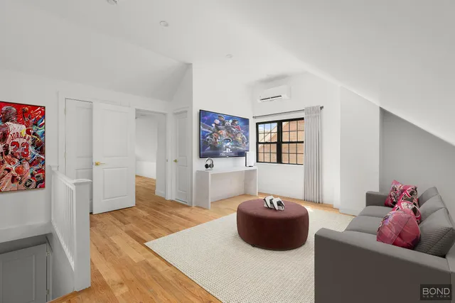 $999,000 | 110-06 209th Place | Bellaire Estates