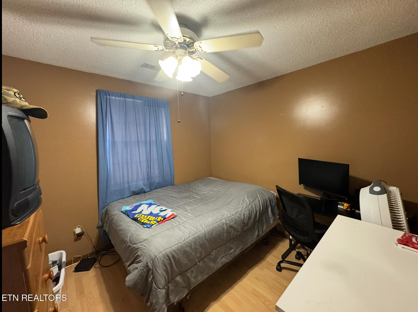 257 Parliament Road Harrogate, TN 37752 - Photo 13 of 24 Upstairs bedroom 2