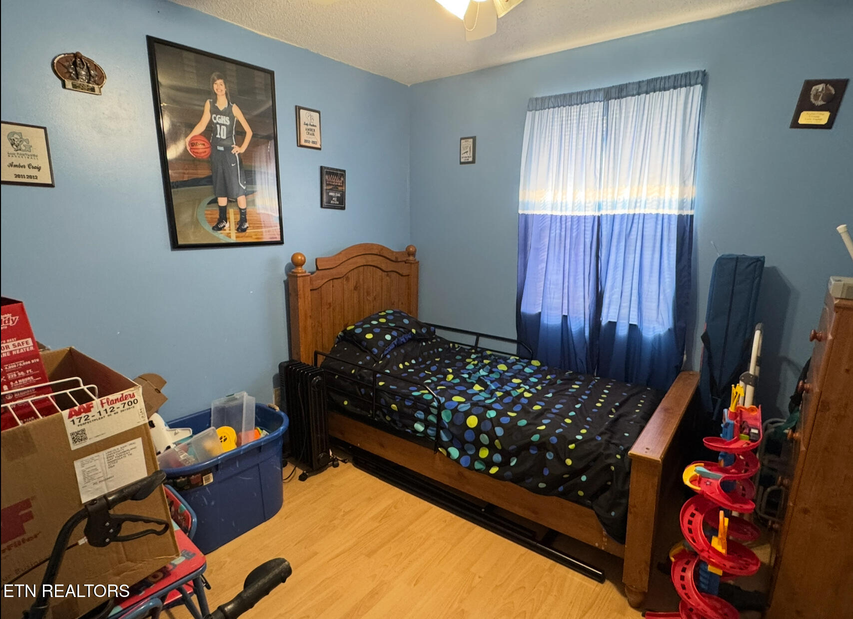 257 Parliament Road Harrogate, TN 37752 - Photo 14 of 24 Upstairs bedroom 3