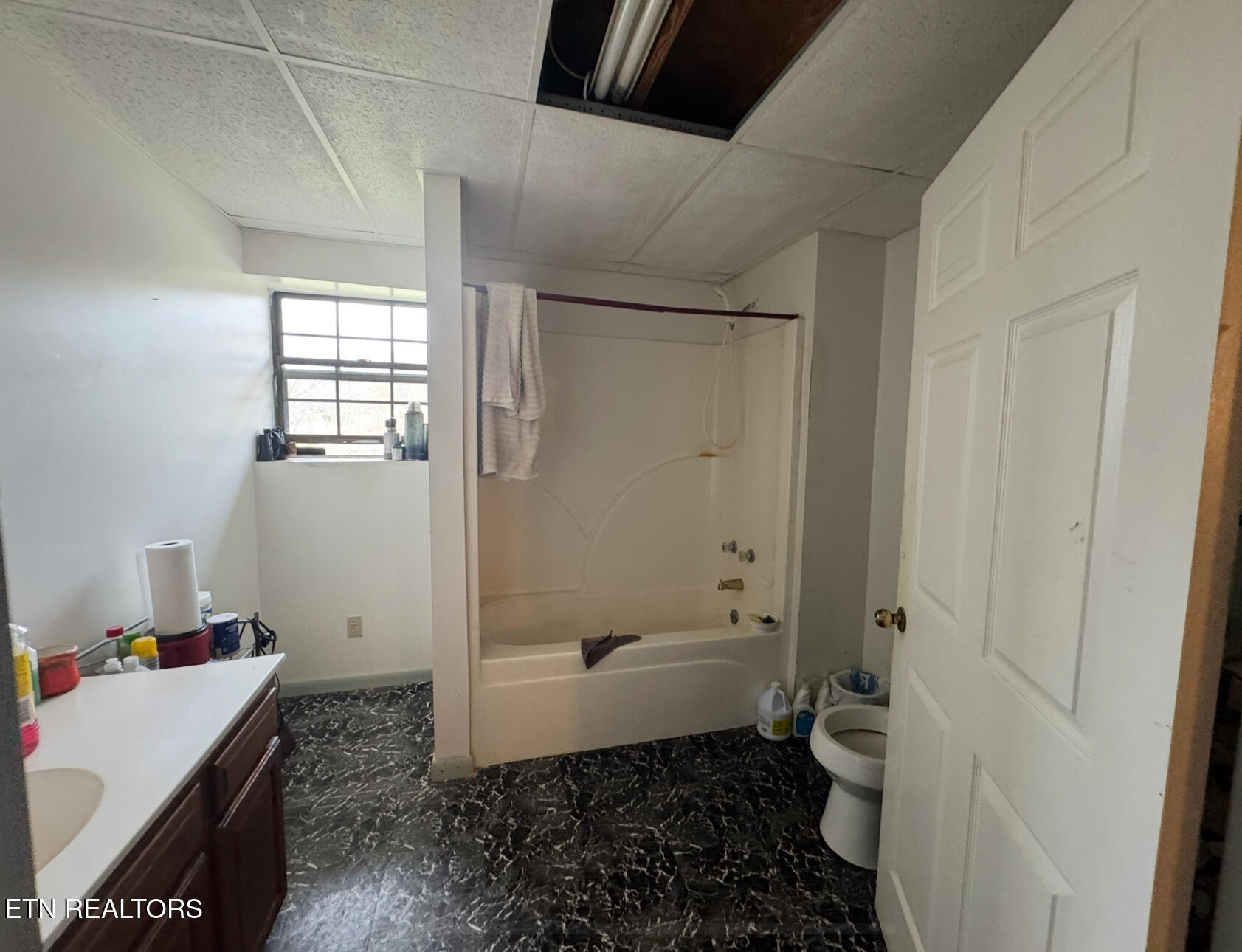 257 Parliament Road Harrogate, TN 37752 - Photo 17 of 24 Downstairs bathroom