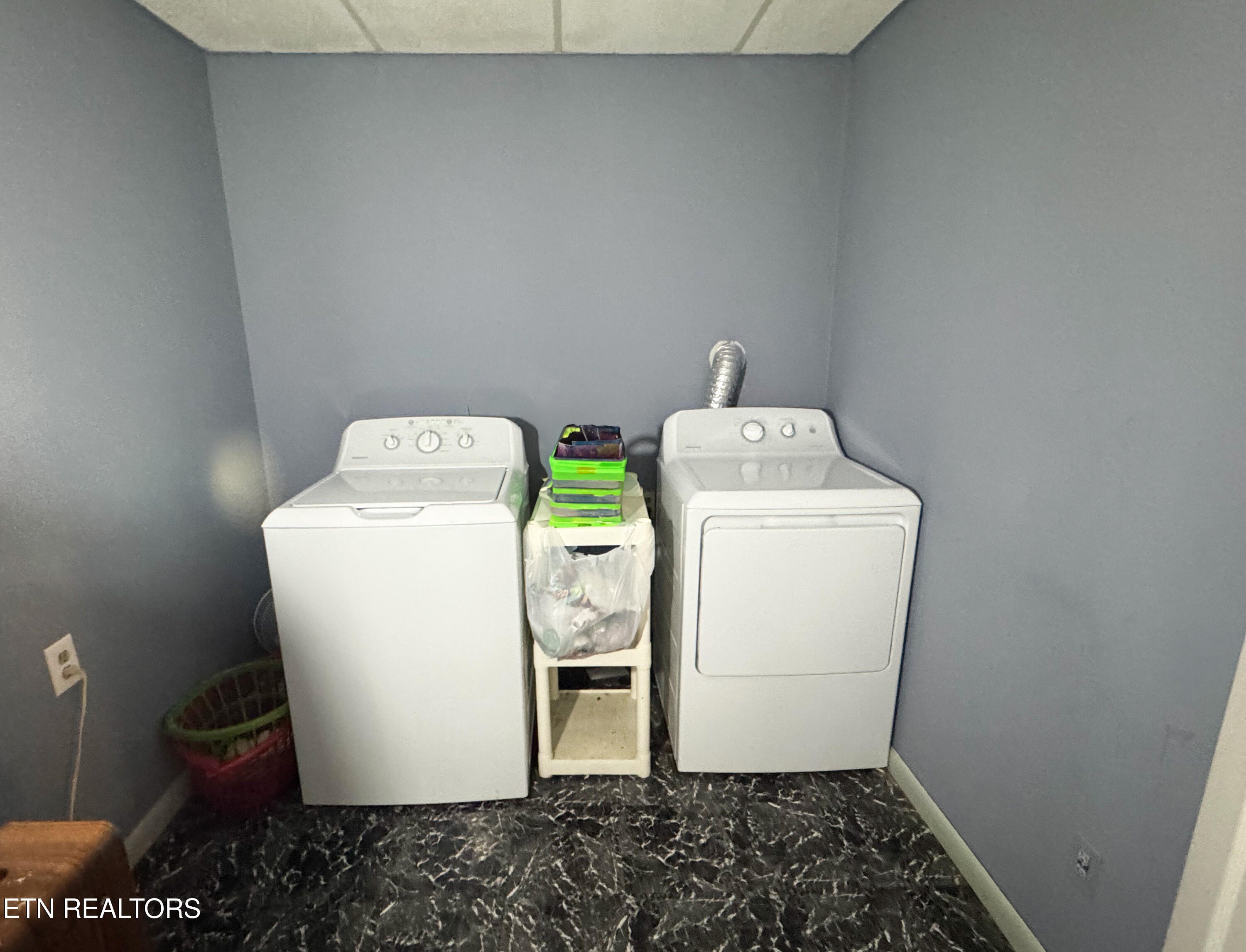 257 Parliament Road Harrogate, TN 37752 - Photo 19 of 24 Laundrey room