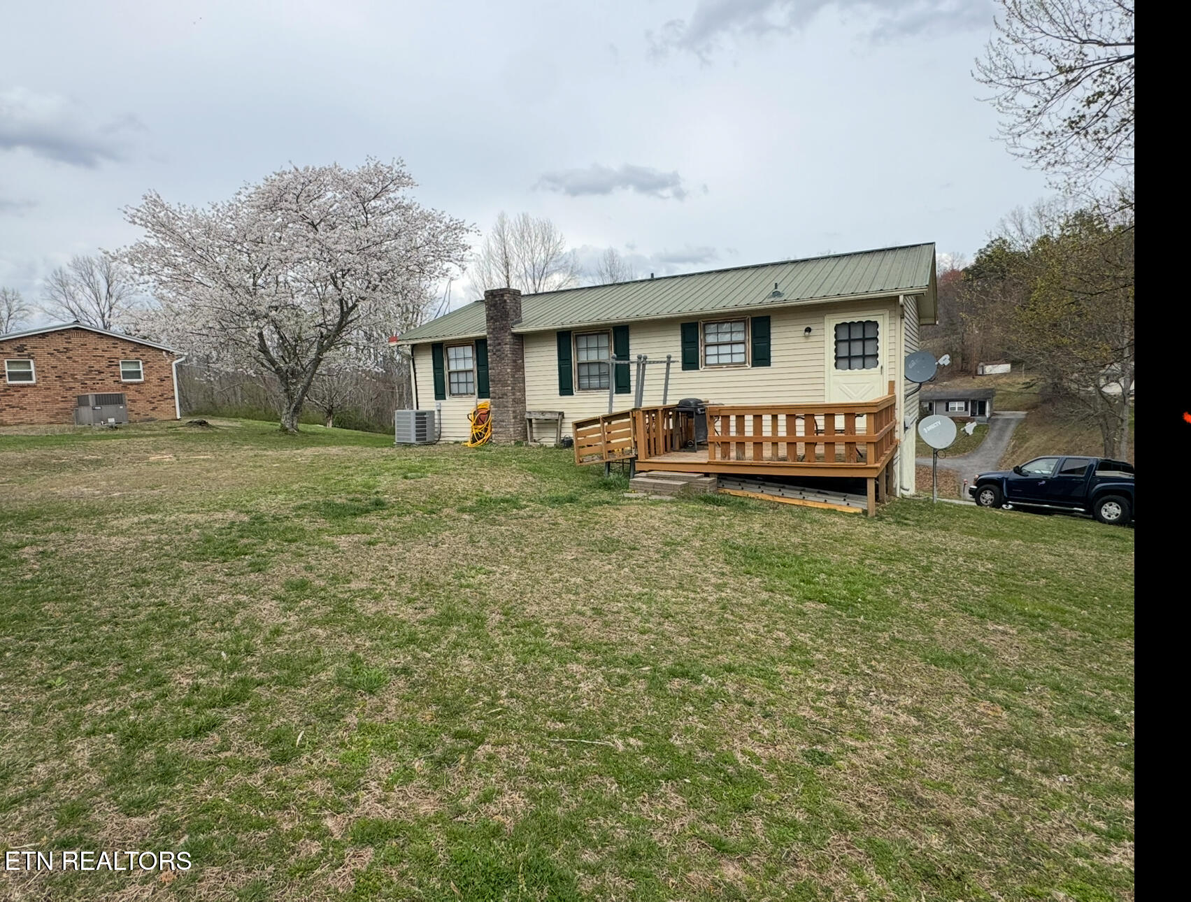 257 Parliament Road Harrogate, TN 37752 - Photo 22 of 24 Back of home