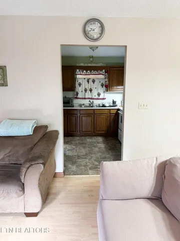 $249,900 | 257 Parliament Road, Harrogate, TN 37752