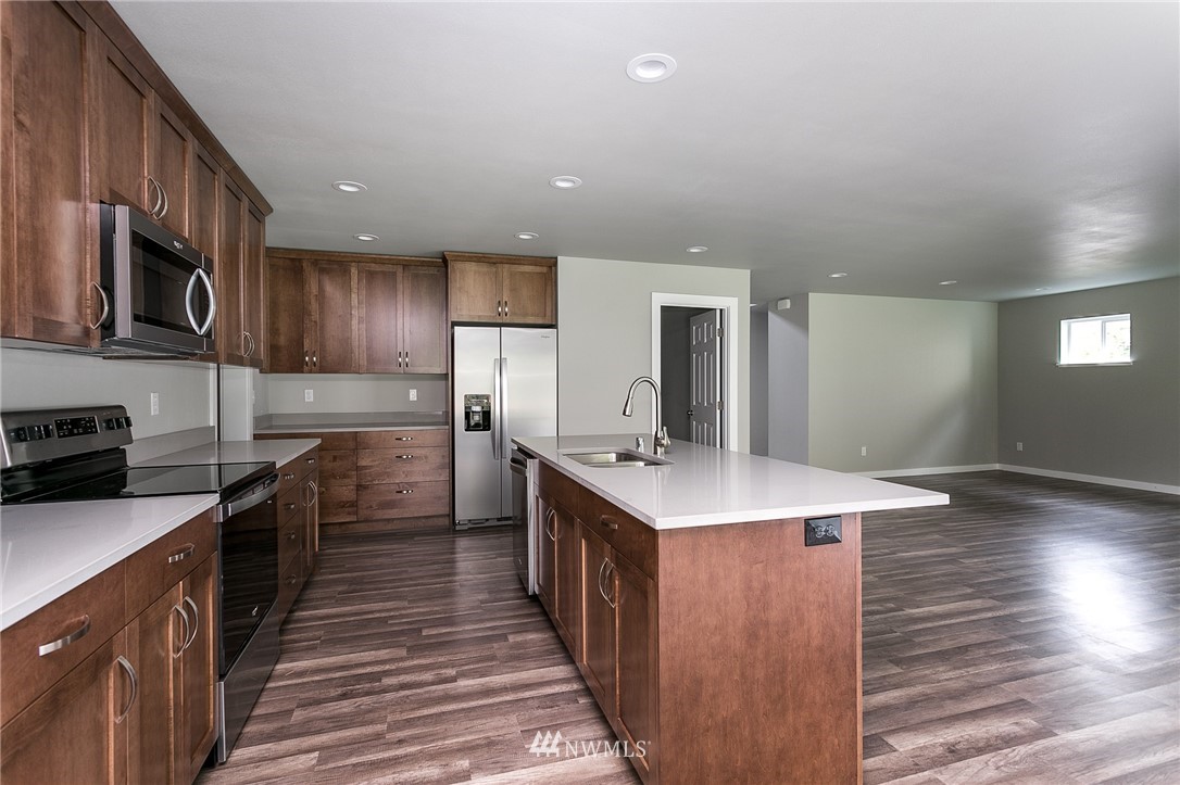6241 Shamrock Road Maple Falls, WA 98266 - Photo 8 of 34 Gallery Image 8