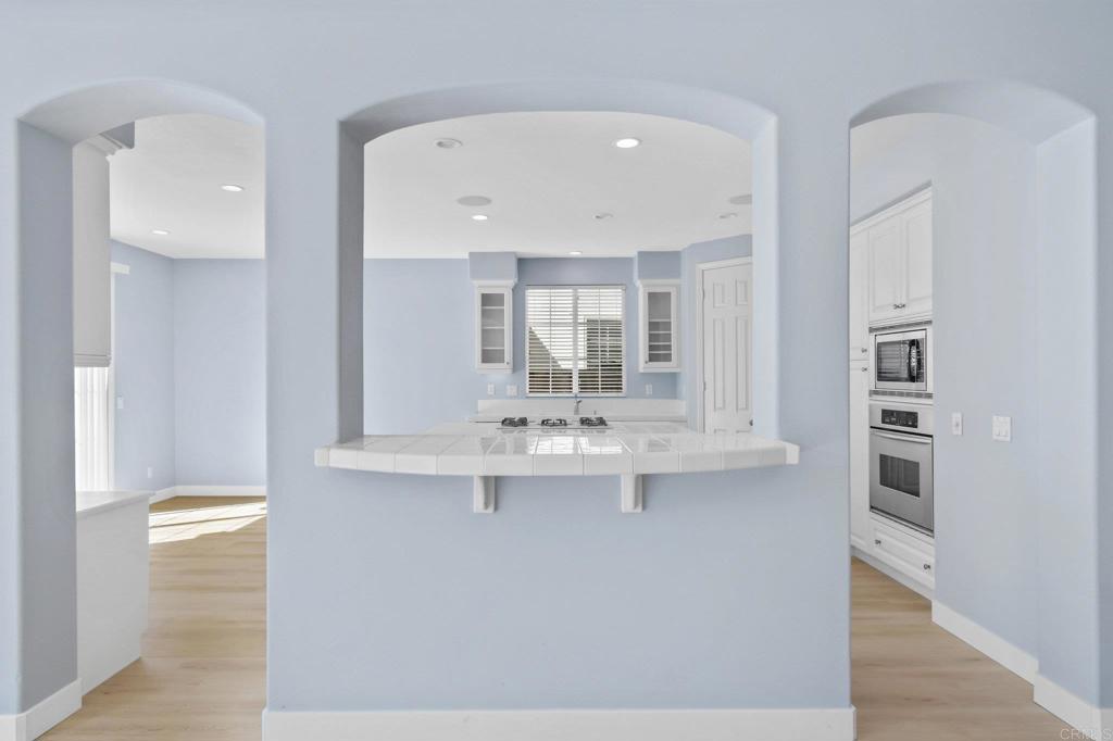 609 Saltgrass Avenue Carlsbad, CA 92011 - Photo 16 of 40 Kitchen