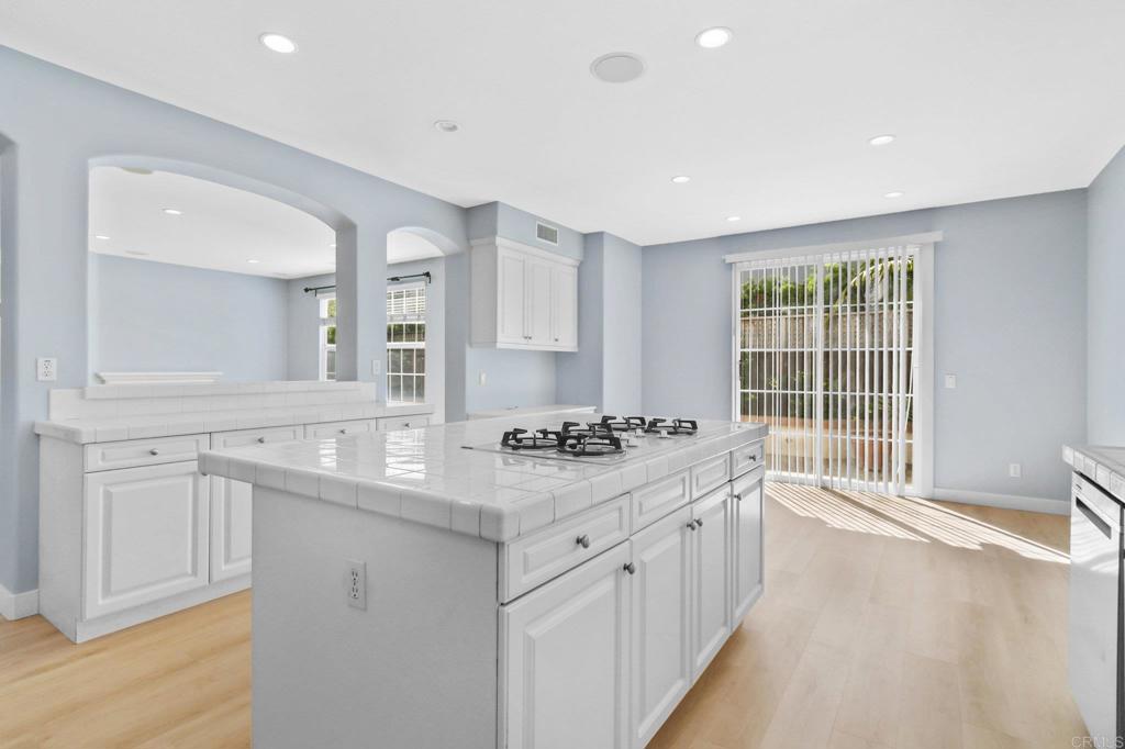 609 Saltgrass Avenue Carlsbad, CA 92011 - Photo 18 of 40