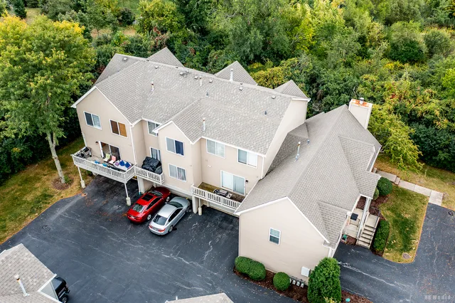 $382,000 | 2611 Woodmere Drive, Darien, IL 60561