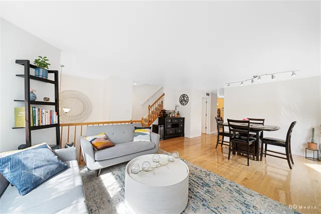 $382,000 | 2611 Woodmere Drive, Darien, IL 60561