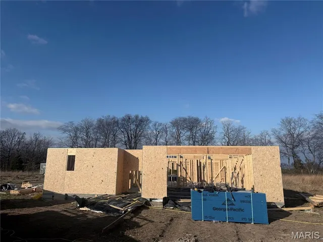 $229,900 | 12 Perry Drive, Benton, MO 63736