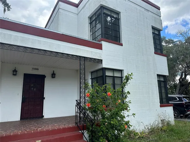 a house view with a outdoor space