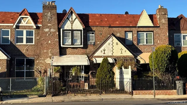 a view of multiple houses